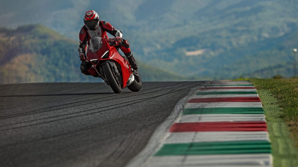 Ducati V4 Wallpaper (31)