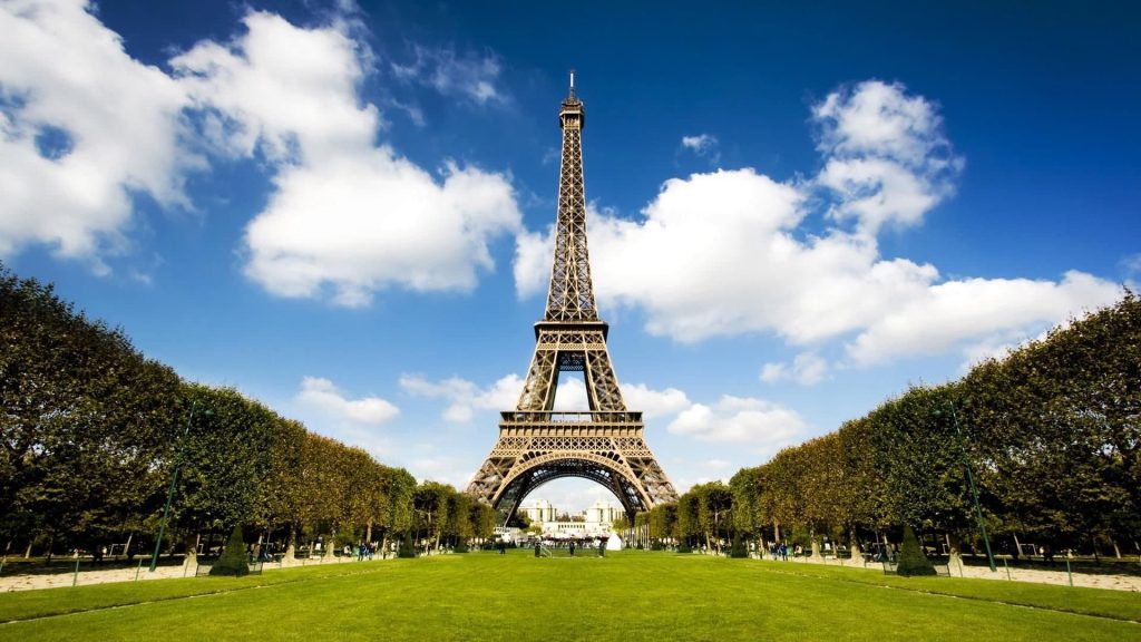 Eiffel Tower from ChampsÉlysées desktop wallpaper