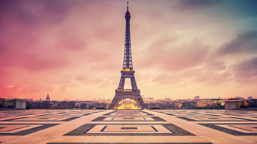 Eiffel Tower with Seine River desktop wallpaper