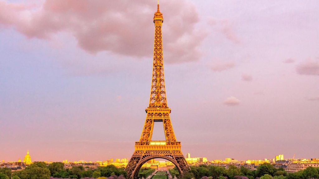 Eiffel Tower wrought iron lattice wallpaper